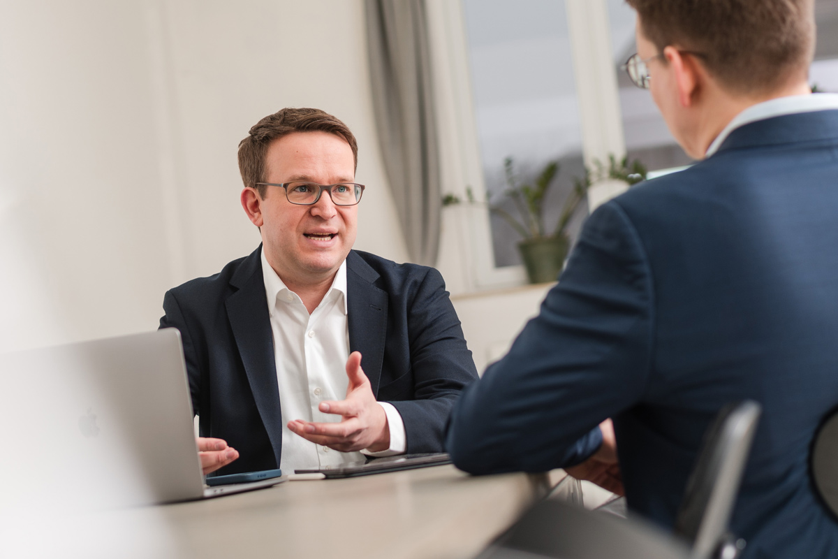Leif Neugebohrn im Beratungsgespräch
